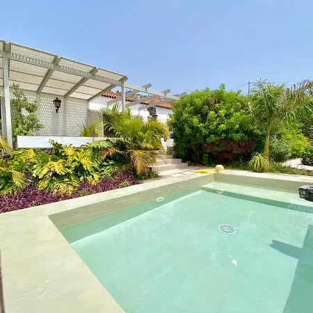 Exclusiva Casa Canaria Con Magníficas Vistas Al Mar